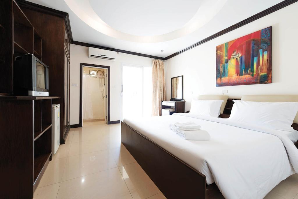 Safe House Hostel Patong Bilik gambar