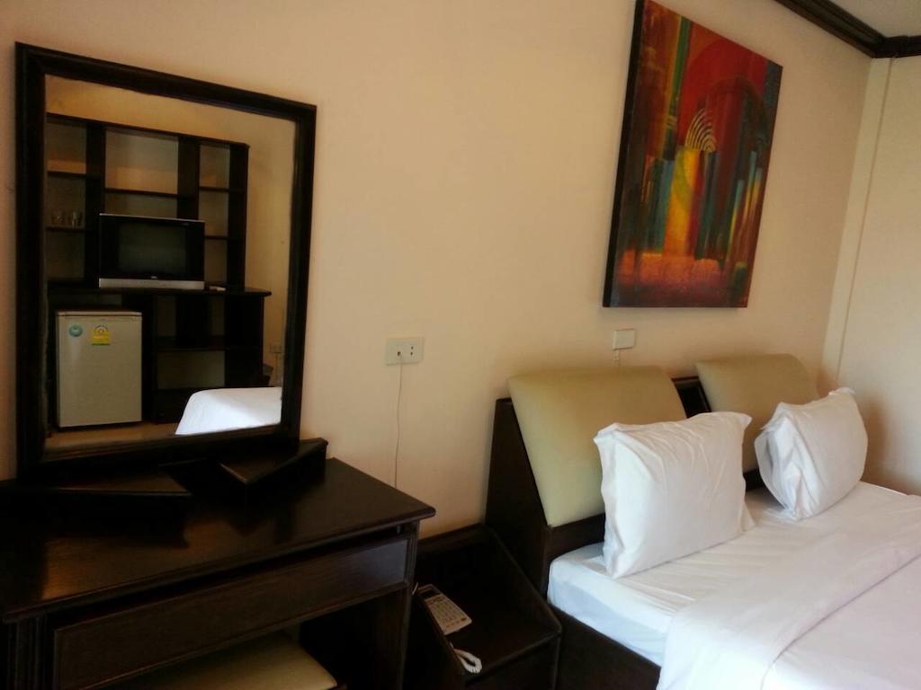 Safe House Hostel Patong Bilik gambar