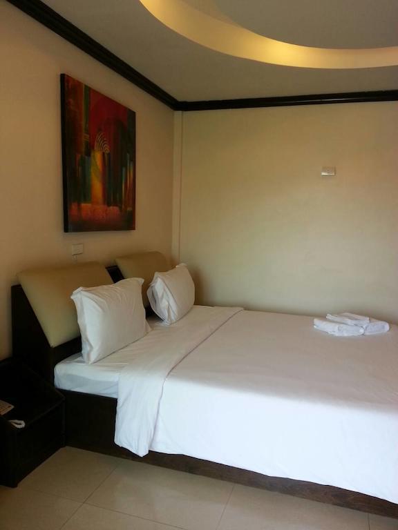 Safe House Hostel Patong Bilik gambar