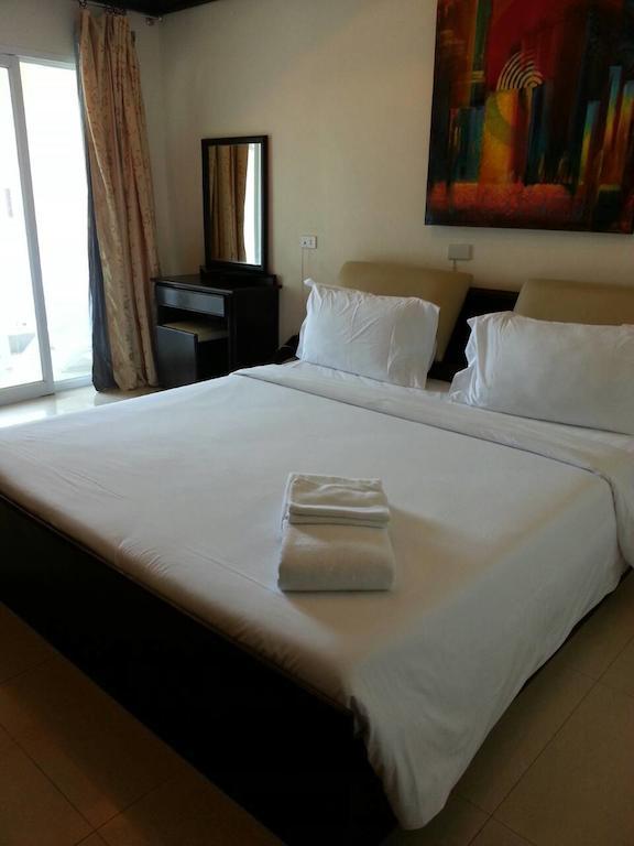 Safe House Hostel Patong Bilik gambar