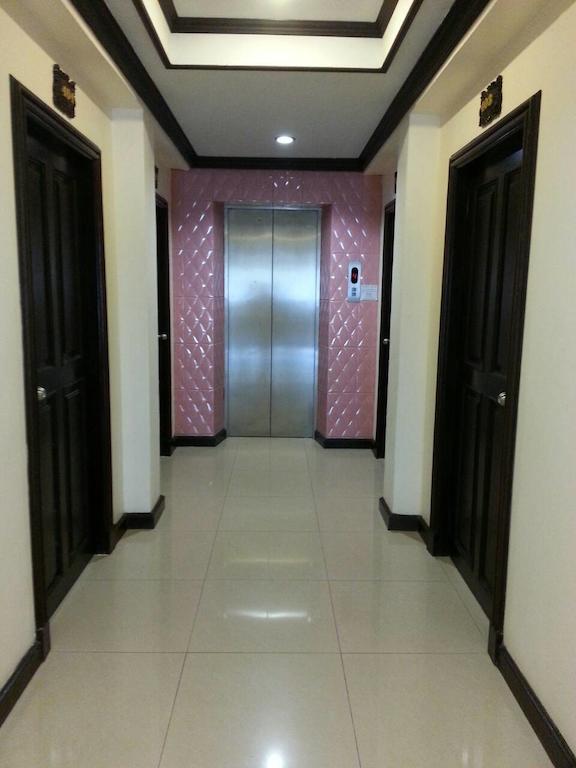 Safe House Hostel Patong Luaran gambar